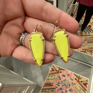 Kendra scott arrowhead earrings Neon yellow